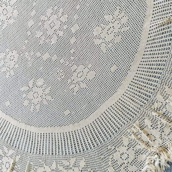 Antique White Victorian heavy silk round table cover with tassels 58 inch - Picture 2 of 8